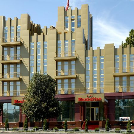Manhattan Hotel&Restaurant Chisinau Bagian luar foto