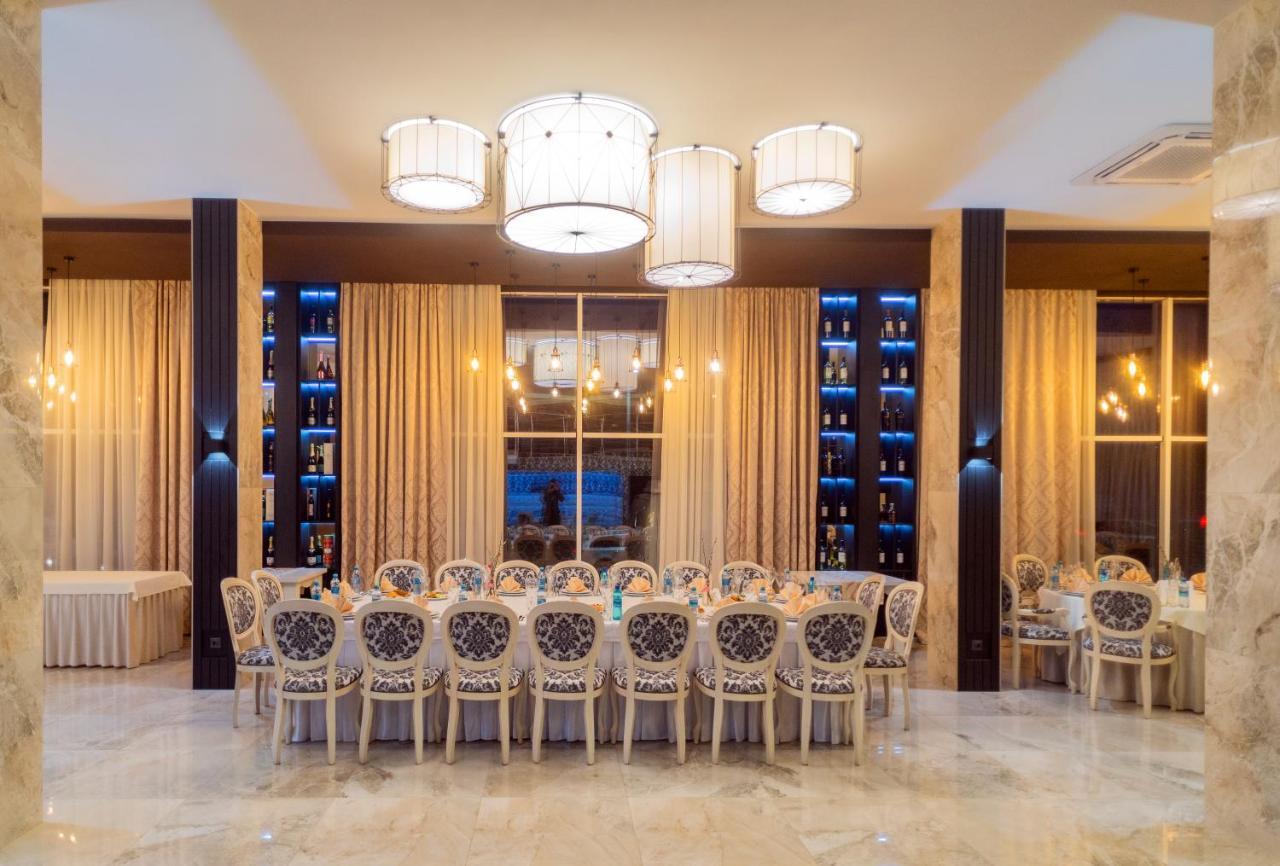 Manhattan Hotel&Restaurant Chisinau Bagian luar foto