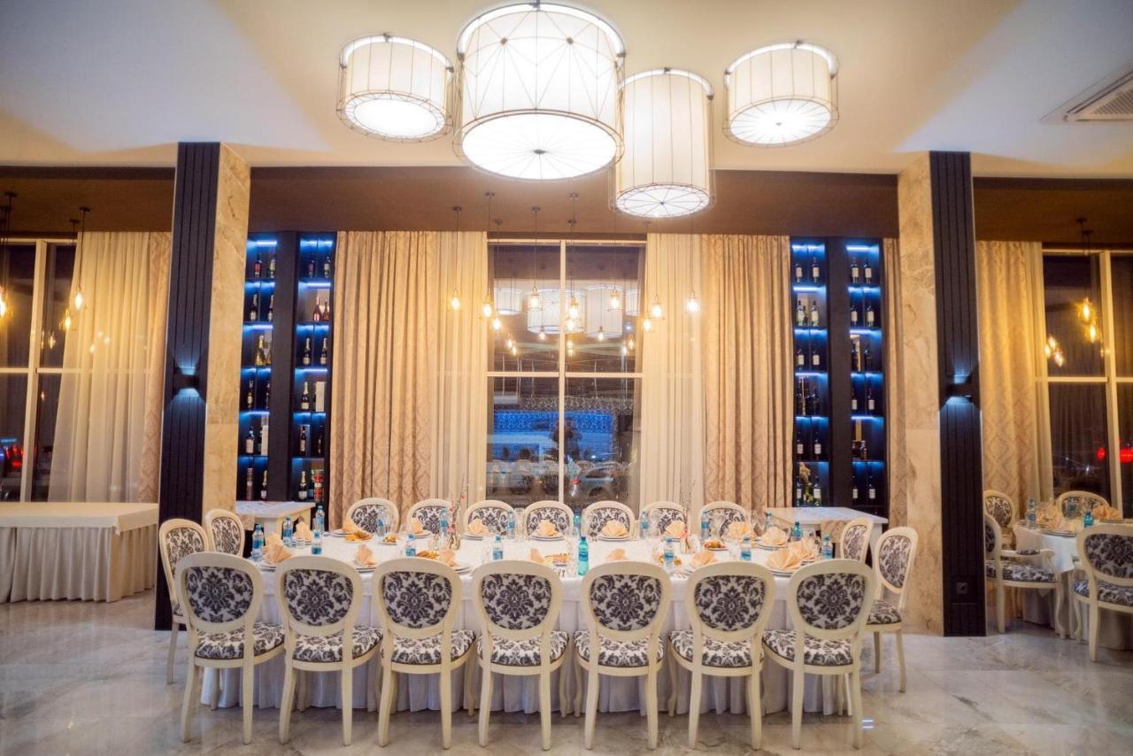 Manhattan Hotel&Restaurant Chisinau Bagian luar foto