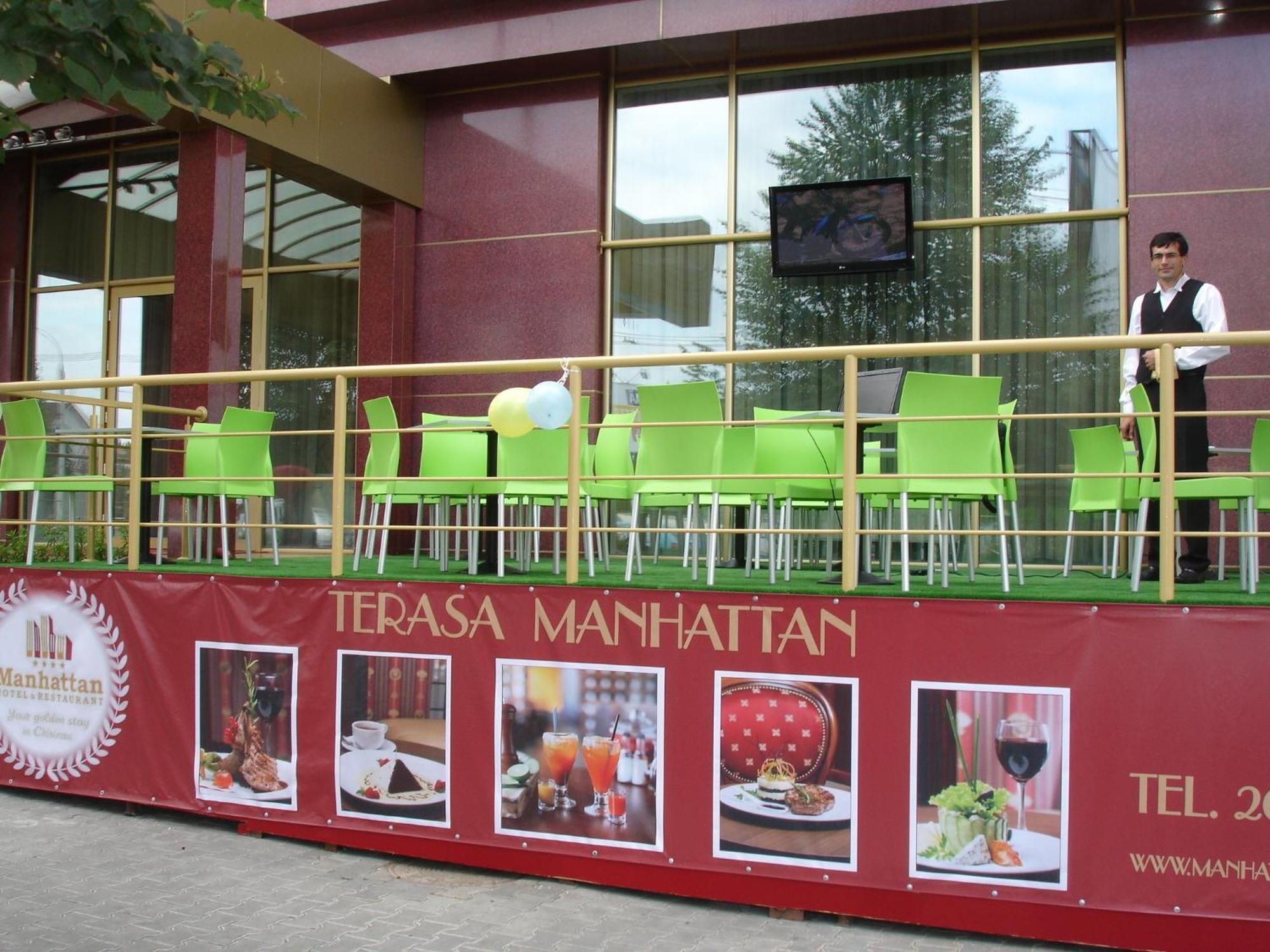 Manhattan Hotel&Restaurant Chisinau Bagian luar foto
