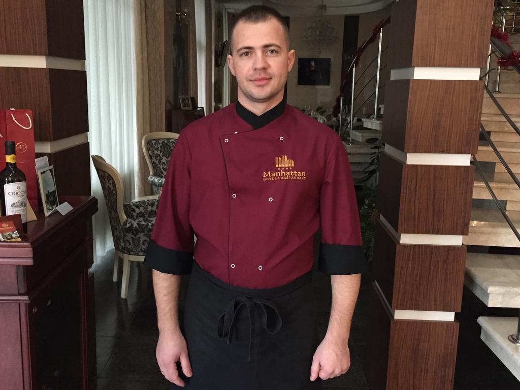 Manhattan Hotel&Restaurant Chisinau Bagian luar foto