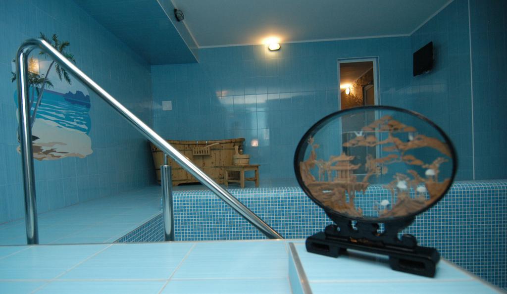 Manhattan Hotel&Restaurant Chisinau Bagian luar foto