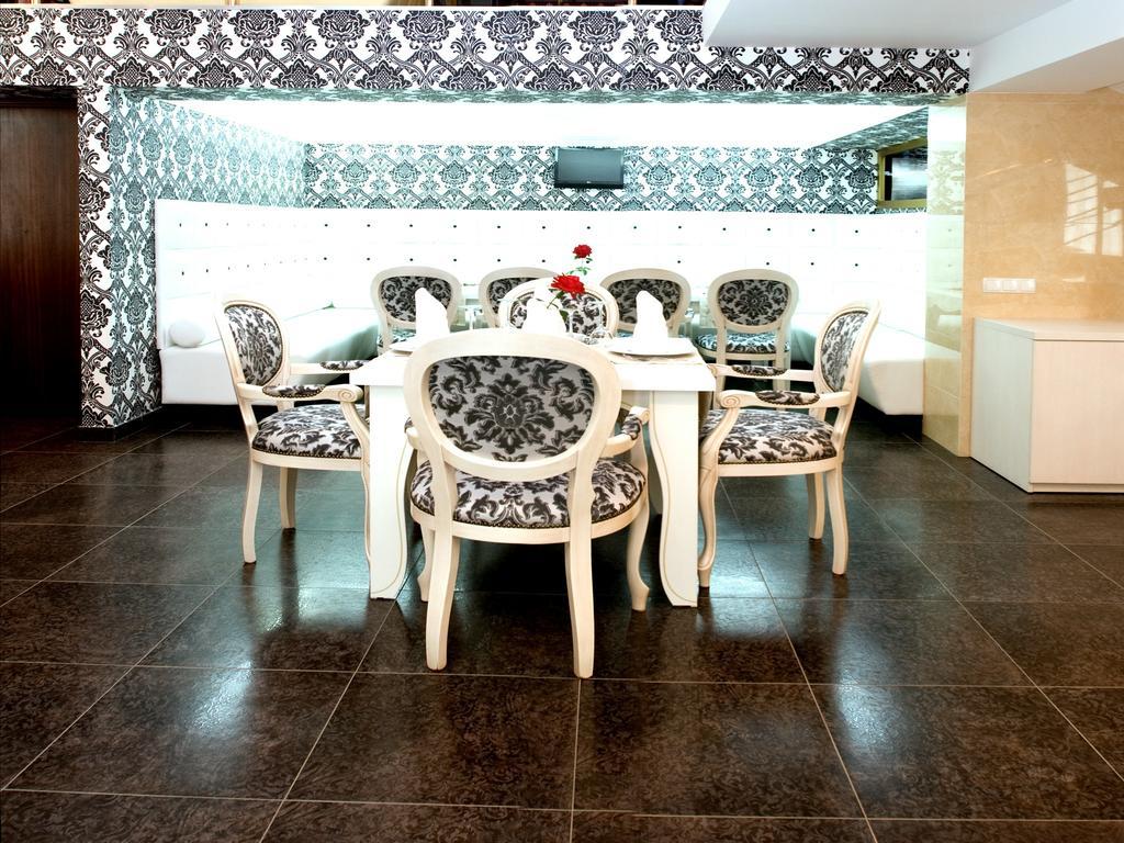 Manhattan Hotel&Restaurant Chisinau Restoran foto