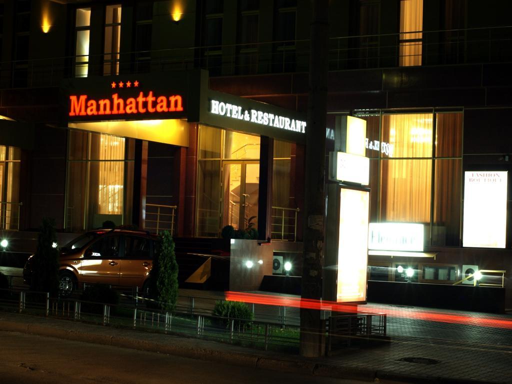Manhattan Hotel&Restaurant Chisinau Bagian luar foto