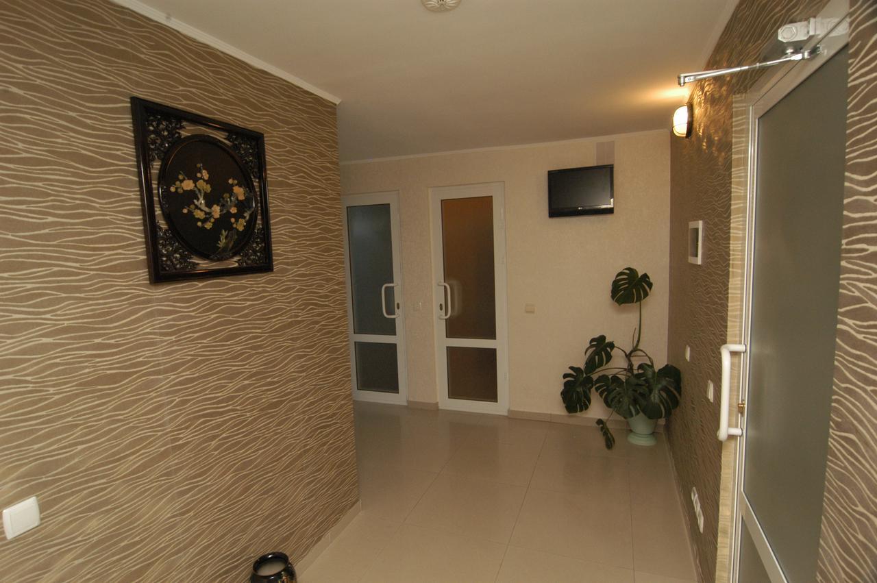 Manhattan Hotel&Restaurant Chisinau Bagian luar foto