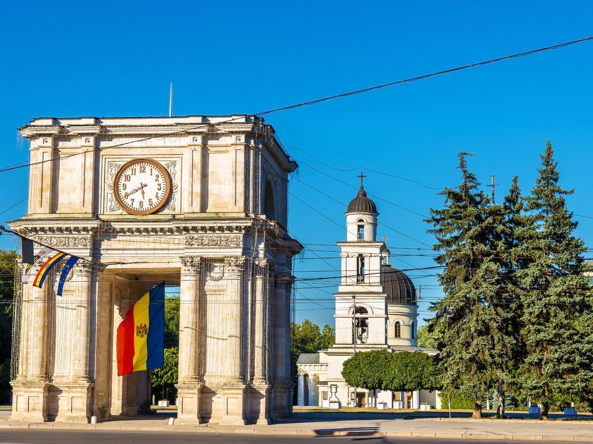 Manhattan Hotel&Restaurant Chisinau Bagian luar foto